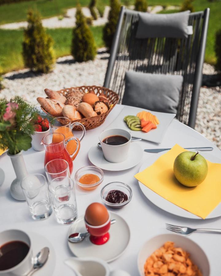 Hotel Bischofhof - Bistro Jasmin キウーザ エクステリア 写真