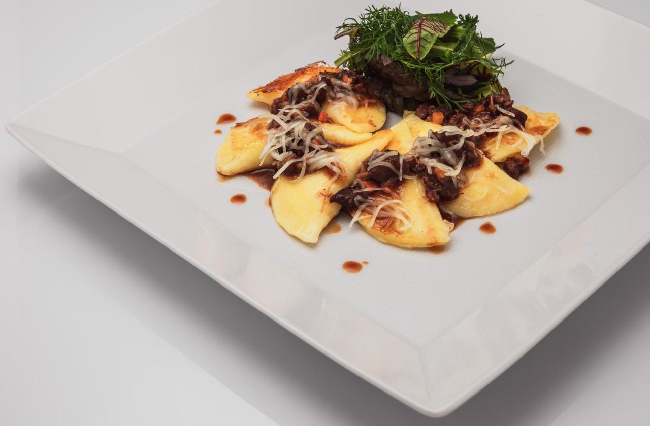 Hotel Bischofhof - Bistro Jasmin キウーザ エクステリア 写真