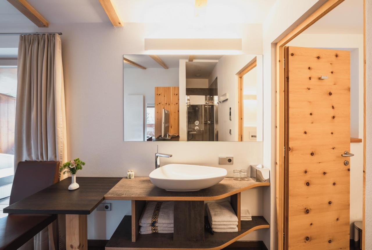 Hotel Bischofhof - Bistro Jasmin キウーザ エクステリア 写真