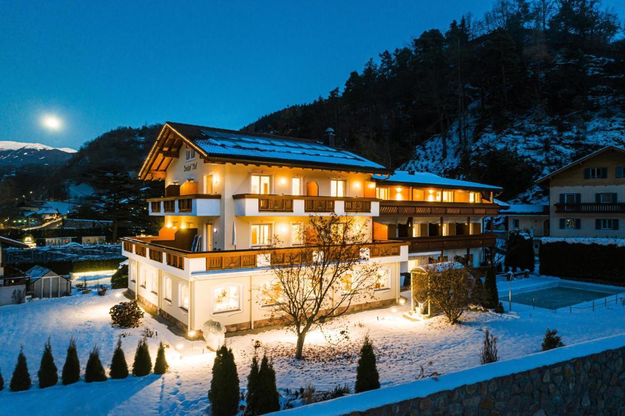 Hotel Bischofhof - Bistro Jasmin キウーザ エクステリア 写真