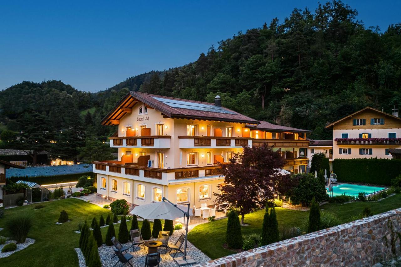 Hotel Bischofhof - Bistro Jasmin キウーザ エクステリア 写真
