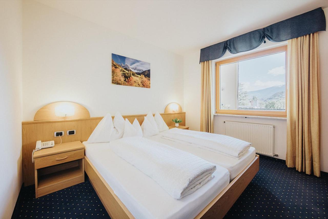 Hotel Bischofhof - Bistro Jasmin キウーザ エクステリア 写真