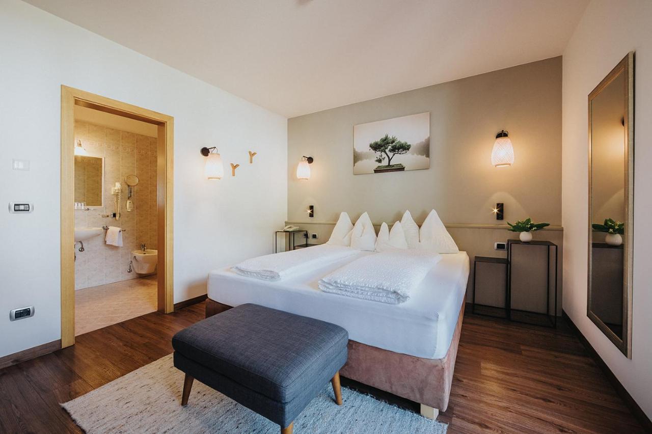 Hotel Bischofhof - Bistro Jasmin キウーザ エクステリア 写真