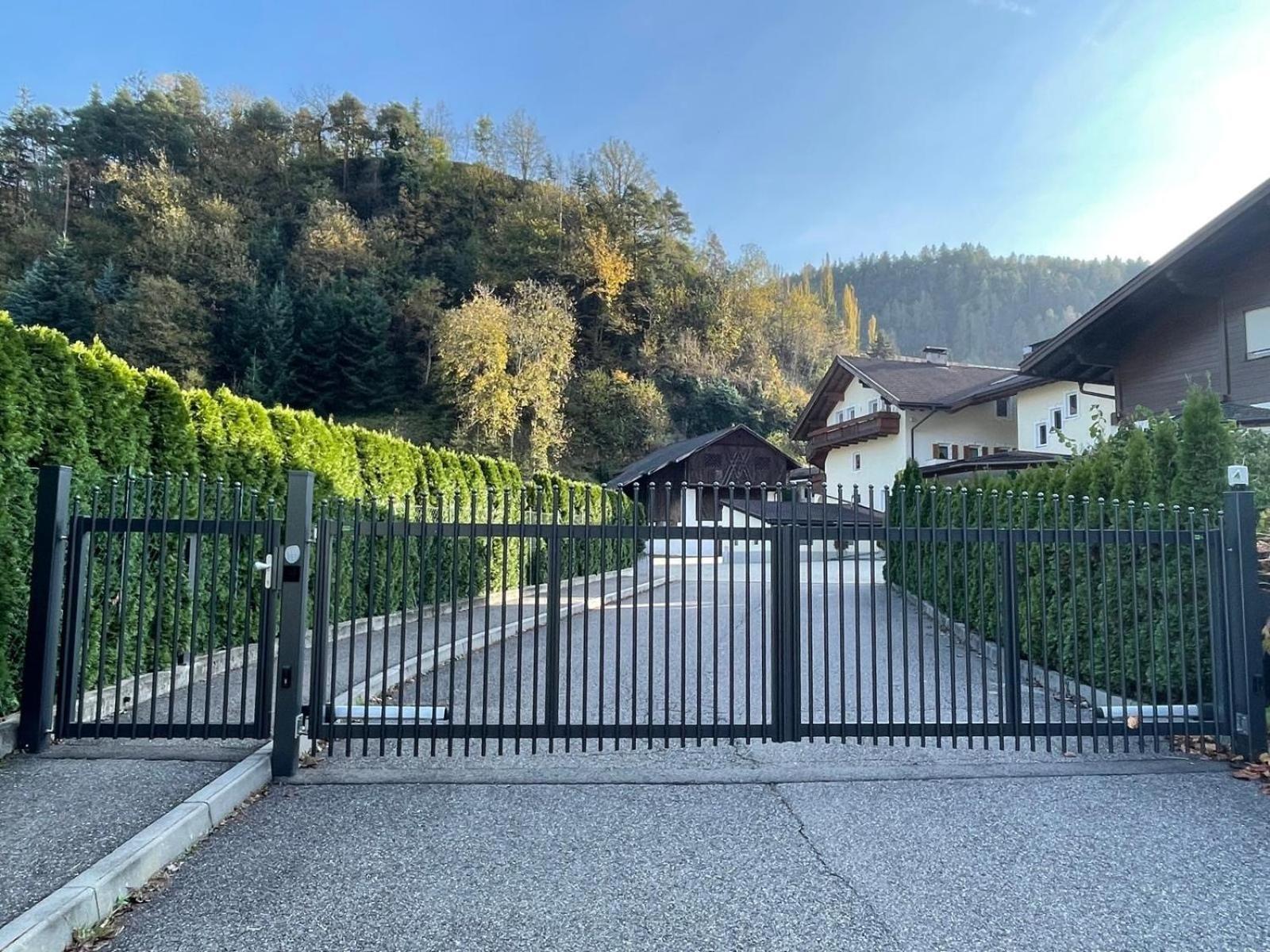 Hotel Bischofhof - Bistro Jasmin キウーザ エクステリア 写真